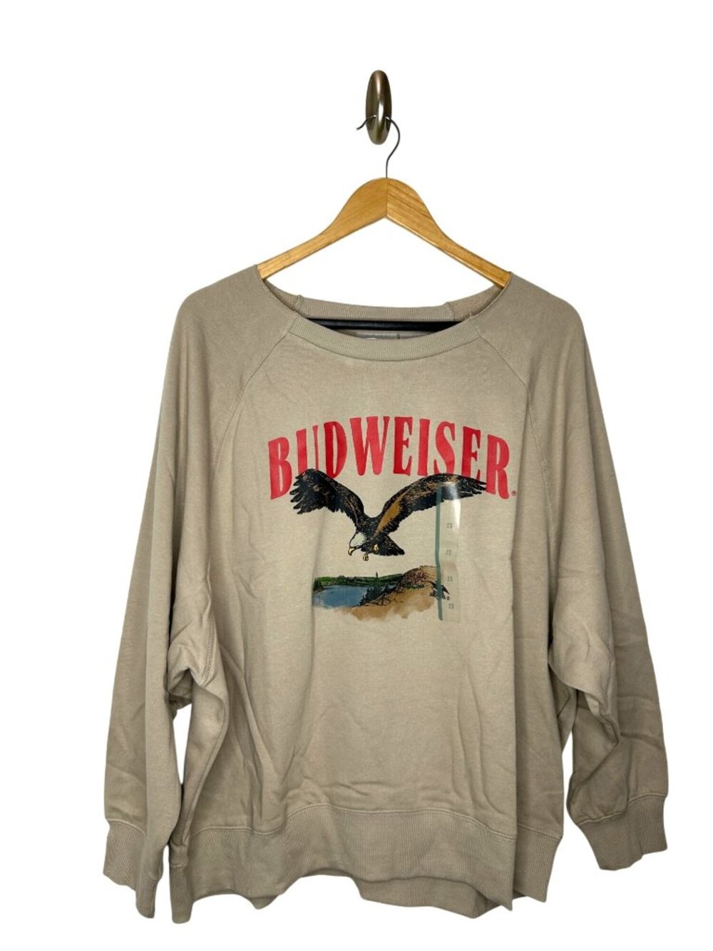 NWT Women's Budweiser Eagle Graphic Sweatshirt -2X MSRP $21.99